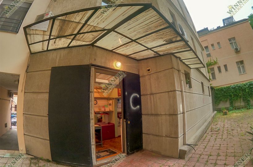 Izdaje se poslovni prostor Stari Grad Centar, uknjizeno, mokri cvor, sigurnosna vrata, agencija