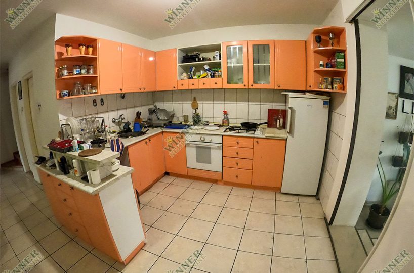 Prodaja Kuca Zemun uknjizeno Sava Kovacevic, spratna, dvoriste, agencija, winner nekretnine, etayno grejanje, plac, garaza, rostilj