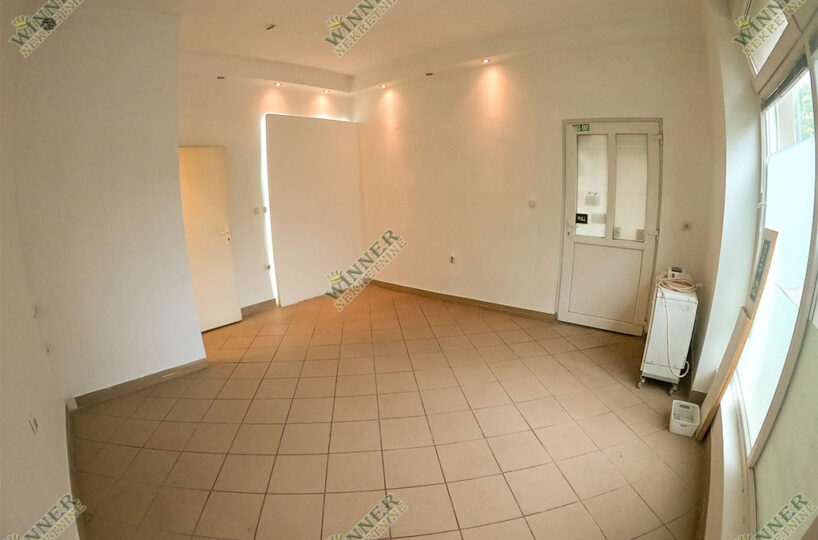Izdavanje Lokal Zemun Gornjogradska, naselje Sava Kovacevic, mokri cvor, izlog, renoviran, poslovni prostor, winner nekretn