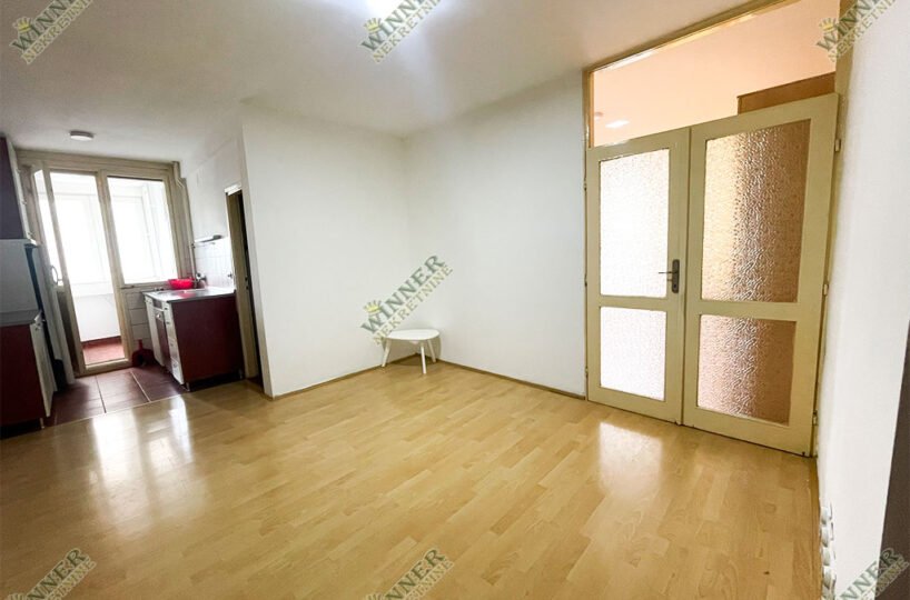 Polurenoviran dvoiposoban stan 61m², prodaja, Zemun, Sava Kovačević, winner nekretninem, agencija, promet, uknjižen, odmah useljiv, centralno grejanje