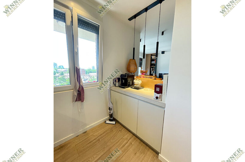 Luksuzan trosoban stan 85m² u Zemunu, sava kovacevic, novogradnja, uknjizen, agencija winner nekretnine, terasa, parking, useljiv