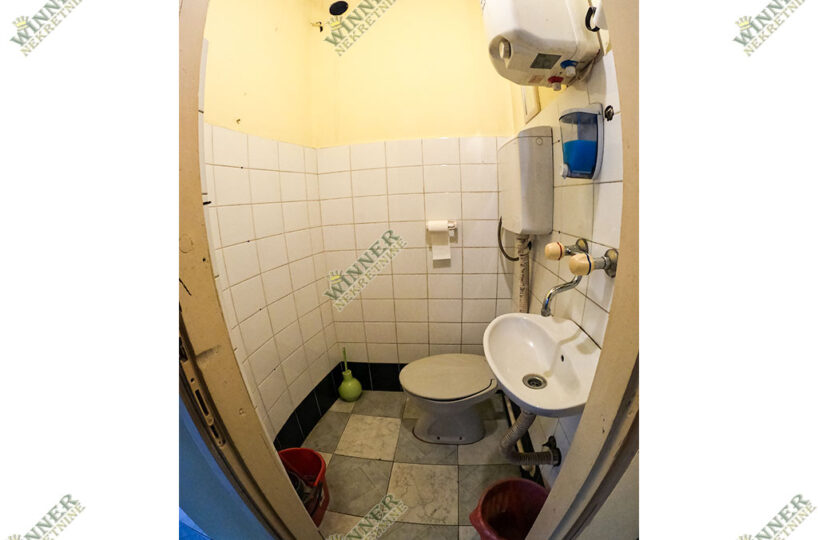 . IZDAJE SE POSLOVNI PROSTOR, Zemun Sava Kovacevic, lokal, agencija, winner nekretnine, odmah useljivo