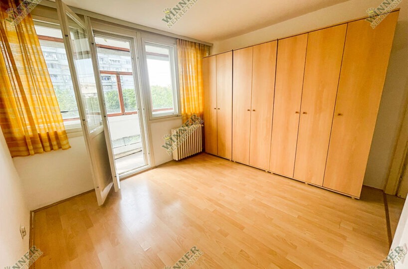 Polurenoviran dvoiposoban stan 61m², prodaja, Zemun, Sava Kovačević, winner nekretninem, agencija, promet, uknjižen, odmah useljiv, centralno grejanje