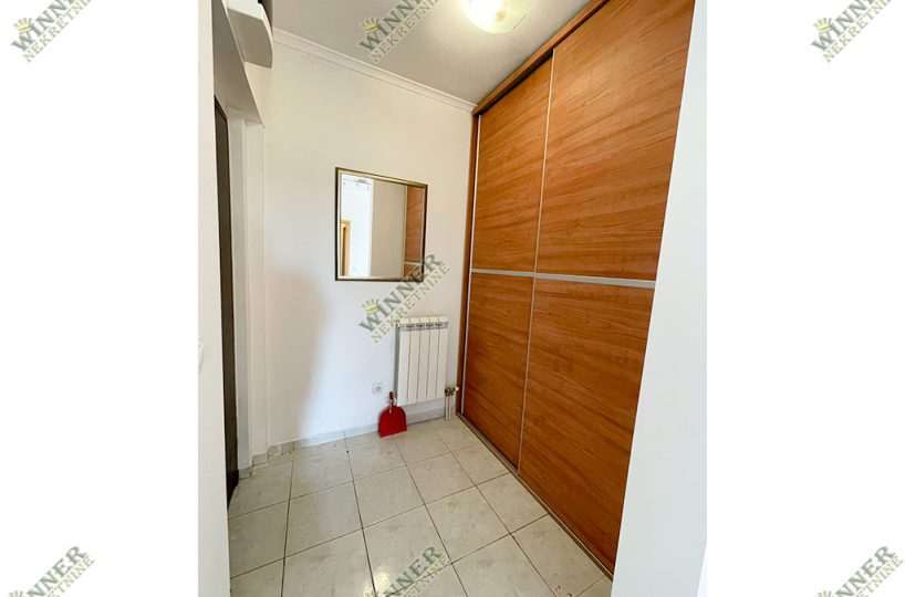 Prodaja stana Voždovac Dušanovac – 58m², jednoiposoban, terasa, pogled na Beograd, odmah useljiv, uknjizen, centralno grejanj