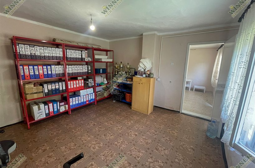 Kuća na prodaju – Batajnica centar, 55m², dvorište, mogućnost dogradnje, plac, agencija, winner nekretnine, stara gradnja, Zemun
