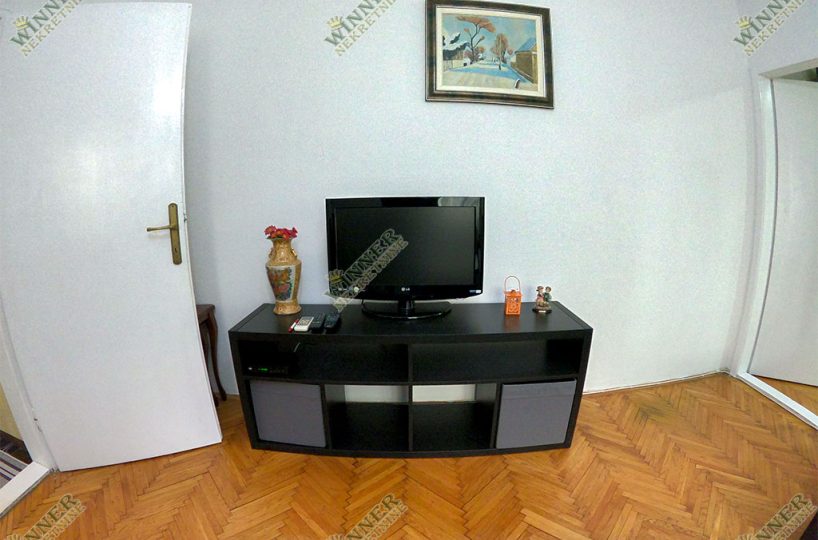 Izdavanje stan Meandri Zadrugarska, Zemun, dvosoban, renovirano, agencija, winner nekretnine, useljivo,