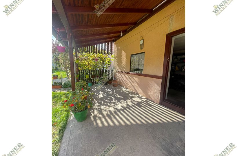 Kuća na prodaju – Batajnica centar, 55m², dvorište, mogućnost dogradnje, plac, agencija, winner nekretnine, stara gradnja, Zemun