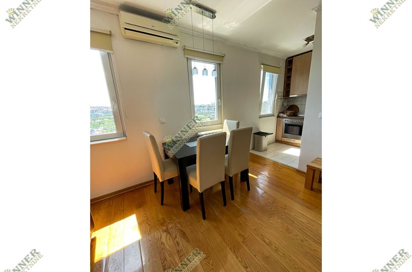Prodaja stana Voždovac Dušanovac – 58m², jednoiposoban, terasa, pogled na Beograd, odmah useljiv, uknjizen, centralno grejanj