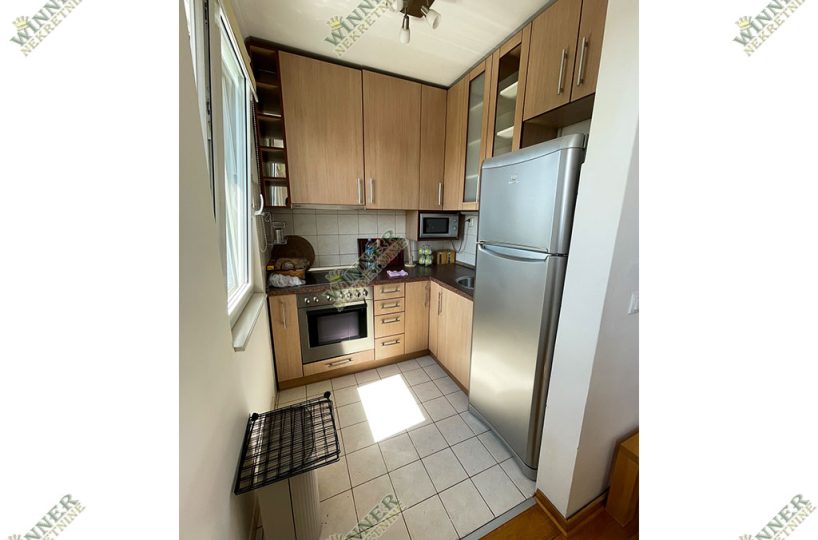 Prodaja stana Voždovac Dušanovac – 58m², jednoiposoban, terasa, pogled na Beograd, odmah useljiv, uknjizen, centralno grejanj