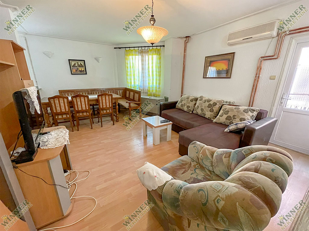 Izdaje se trosoban stan u kući – Zemun, Sava Kovačevića, Mozerova, agencija, winner nekretnine, ponuda