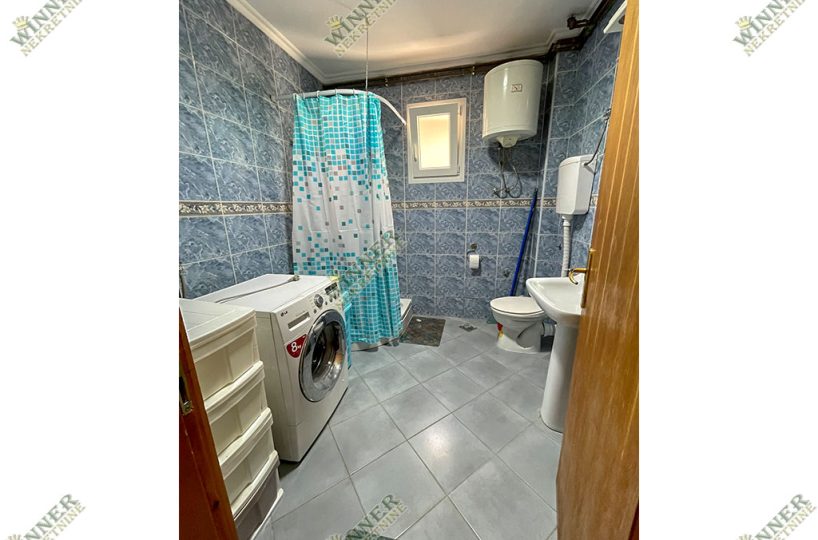 Izdaje se trosoban stan u kući – Zemun, Sava Kovačevića, Mozerova, agencija, winner nekretnine, ponuda