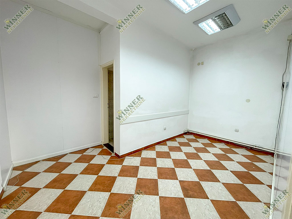 Izdaje se poslovni prostor Zemun, Sava Kovačevića, lokal, agencija, winner nekretnine, prazan