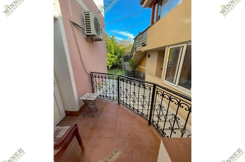 Izdaje se trosoban stan u kući – Zemun, Sava Kovačevića, Mozerova, agencija, winner nekretnine, ponuda