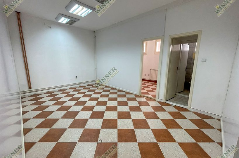 Izdaje se poslovni prostor Zemun, Sava Kovačevića, lokal, agencija, winner nekretnine, prazan