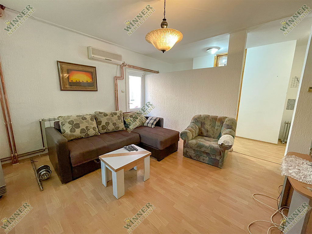 Izdaje se trosoban stan u kući – Zemun, Sava Kovačevića, Mozerova, agencija, winner nekretnine, ponuda