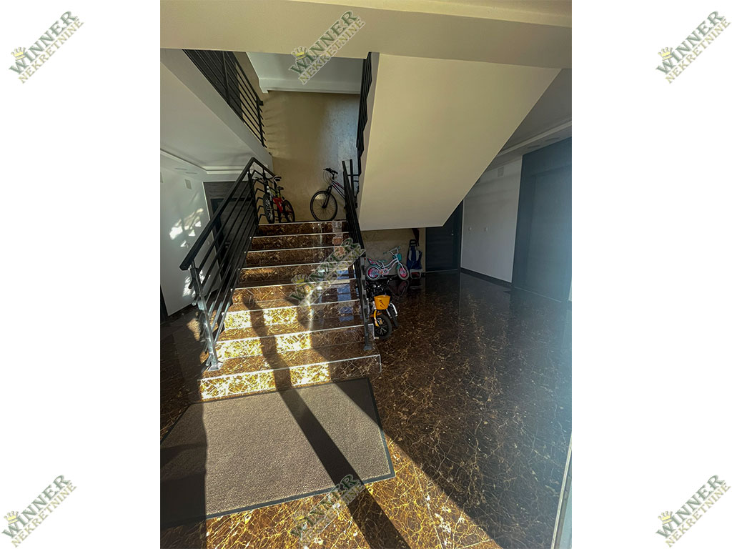 Stan na Prodaju Ledine – Novogradnja sa Parkingom i Terasom, uknjizen, agencija, winner nekretnine, namesten, useljiv, prodaja, EG