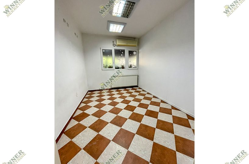 Izdaje se poslovni prostor Zemun, Sava Kovačevića, lokal, agencija, winner nekretnine, prazan