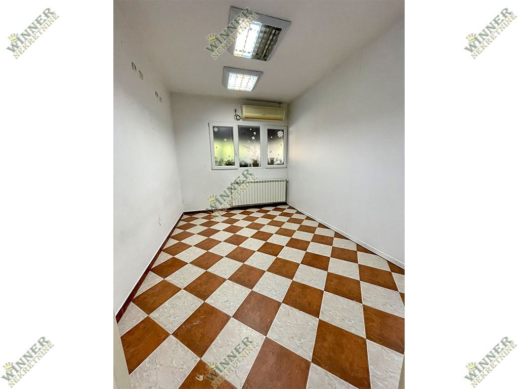 Izdaje se poslovni prostor Zemun, Sava Kovačevića, lokal, agencija, winner nekretnine, prazan