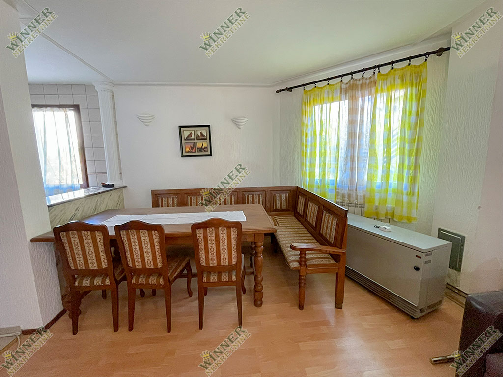 Izdaje se trosoban stan u kući – Zemun, Sava Kovačevića, Mozerova, agencija, winner nekretnine, ponuda