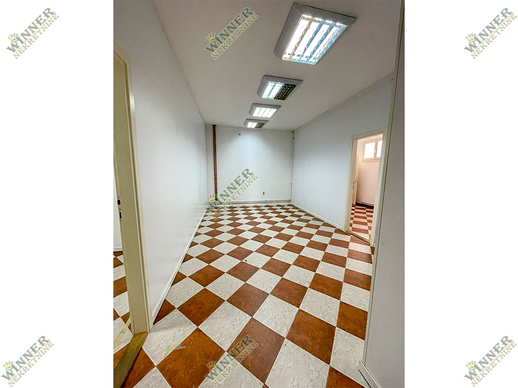 Izdaje se poslovni prostor Zemun, Sava Kovačevića, lokal, agencija, winner nekretnine, prazan