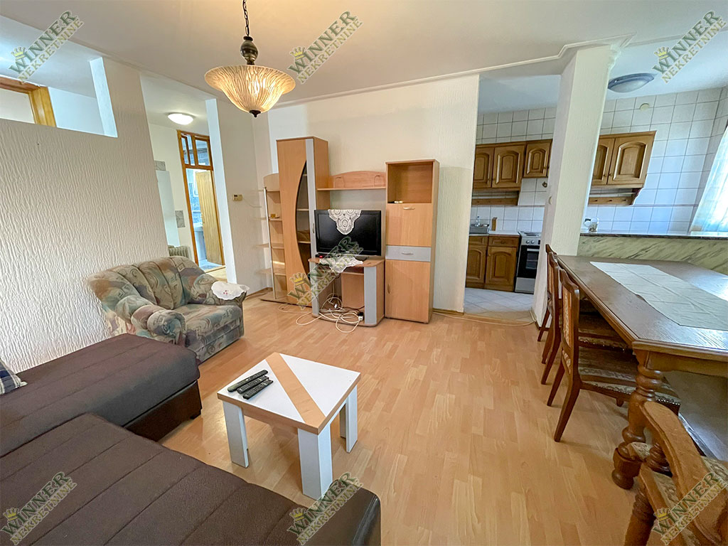 Izdaje se trosoban stan u kući – Zemun, Sava Kovačevića, Mozerova, agencija, winner nekretnine, ponuda