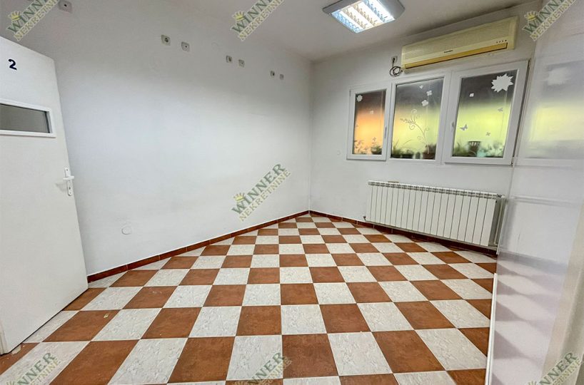 Izdaje se poslovni prostor Zemun, Sava Kovačevića, lokal, agencija, winner nekretnine, prazan