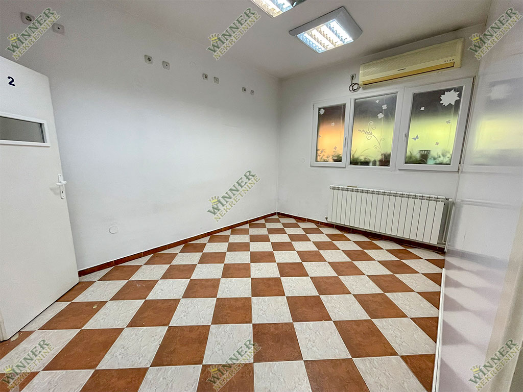 Izdaje se poslovni prostor Zemun, Sava Kovačevića, lokal, agencija, winner nekretnine, prazan