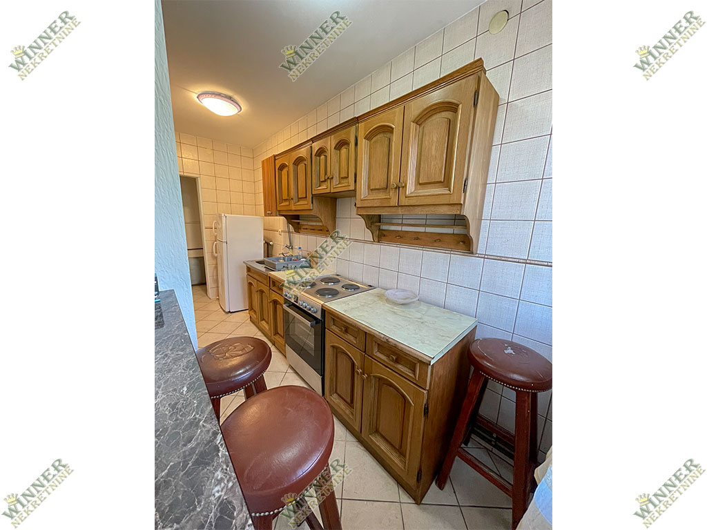 Izdaje se trosoban stan u kući – Zemun, Sava Kovačevića, Mozerova, agencija, winner nekretnine, ponuda