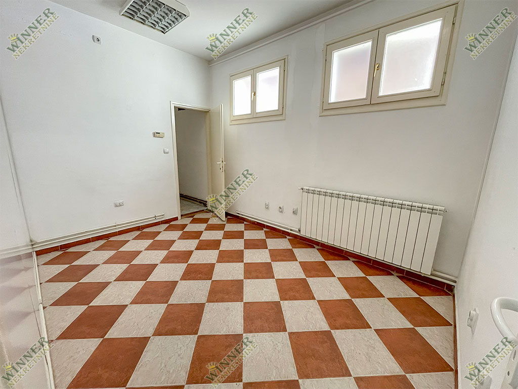Izdaje se poslovni prostor Zemun, Sava Kovačevića, lokal, agencija, winner nekretnine, prazan