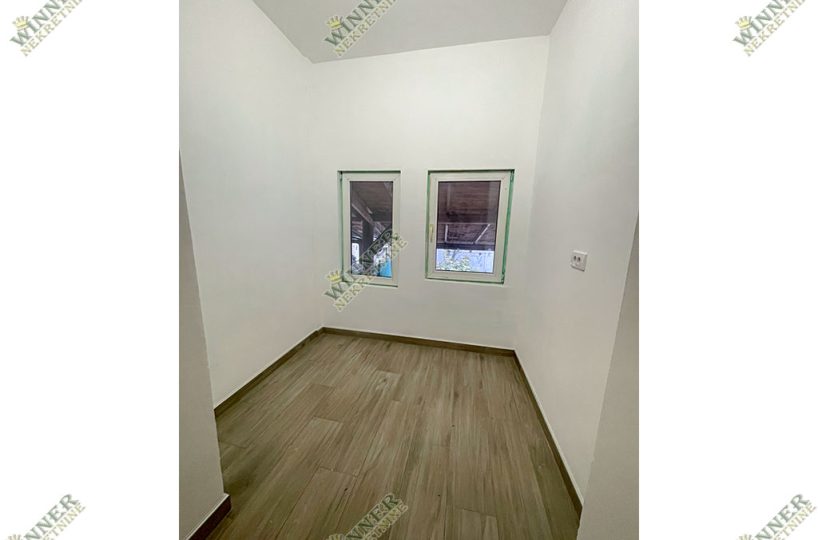 Izdaje se renoviran stan 45m² u Zemunu, Sava Kovačević, agencija, promet, winner nekretnine, useljivo, prazan, ponuda, gornjogradska