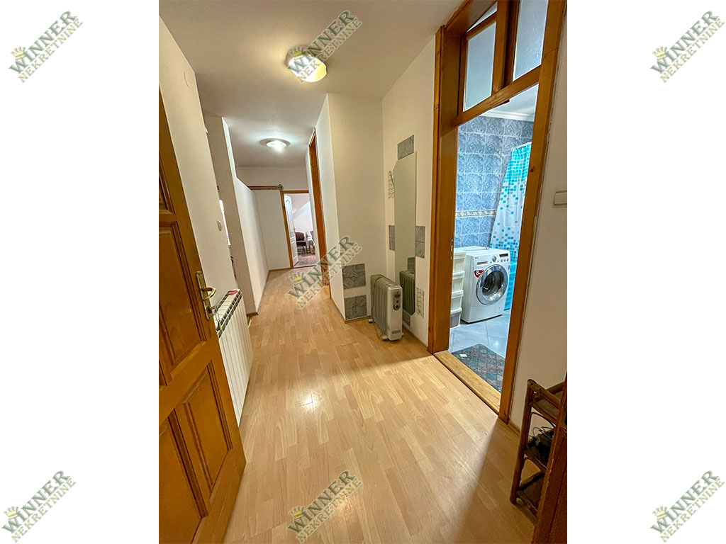 Izdaje se trosoban stan u kući – Zemun, Sava Kovačevića, Mozerova, agencija, winner nekretnine, ponuda