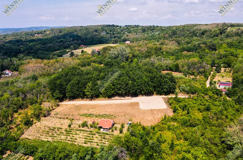 Prodaja Plac Svilajnac Bacica, 30ari, na brdu sa fatasticnim pogledom, ruza vetrova, ociscen plac, put do placa, agencija winner nekretnine, uknjizeno,