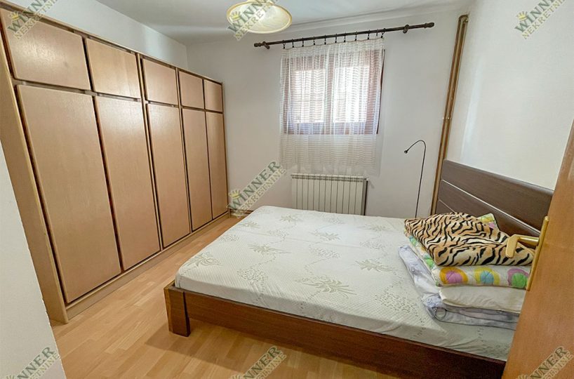 Izdaje se trosoban stan u kući – Zemun, Sava Kovačevića, Mozerova, agencija, winner nekretnine, ponuda