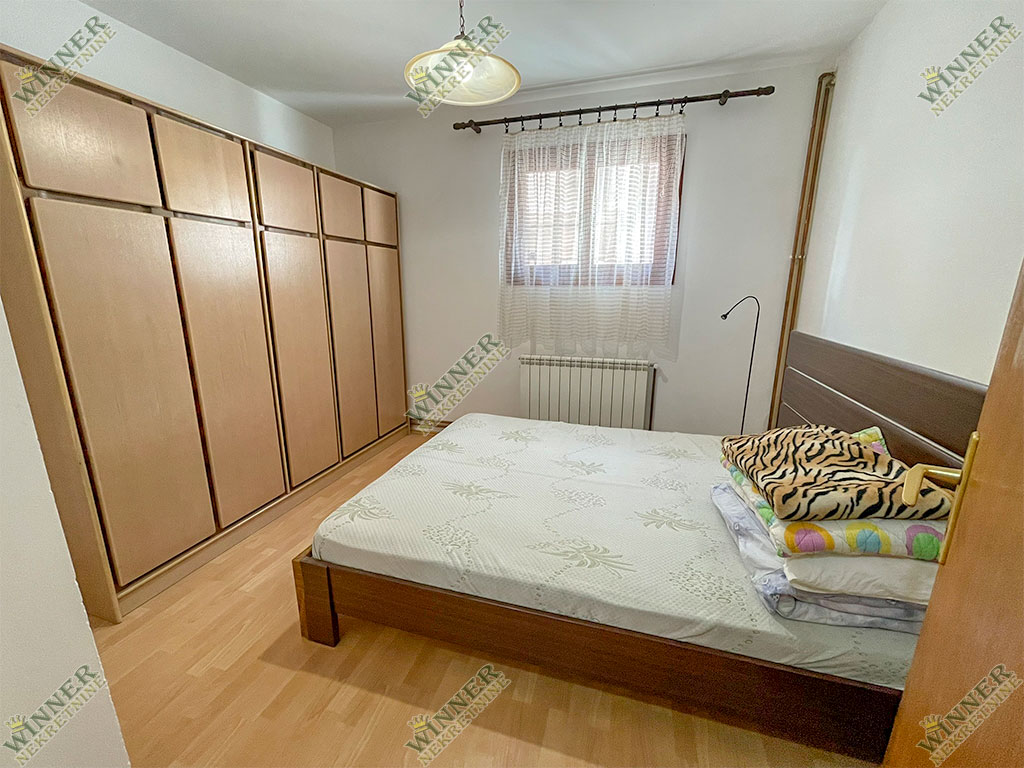 Izdaje se trosoban stan u kući – Zemun, Sava Kovačevića, Mozerova, agencija, winner nekretnine, ponuda