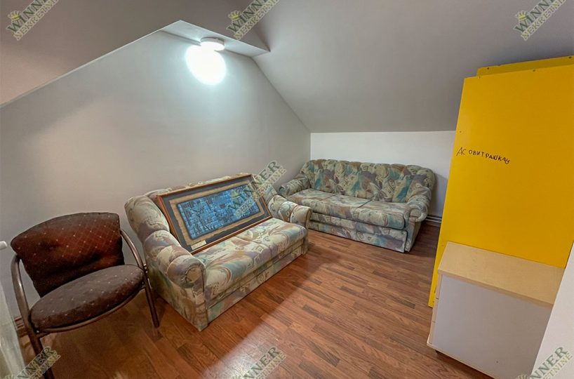 Izdaje se trosoban stan u kući – Zemun, Sava Kovačevića, Mozerova, agencija, winner nekretnine, ponuda