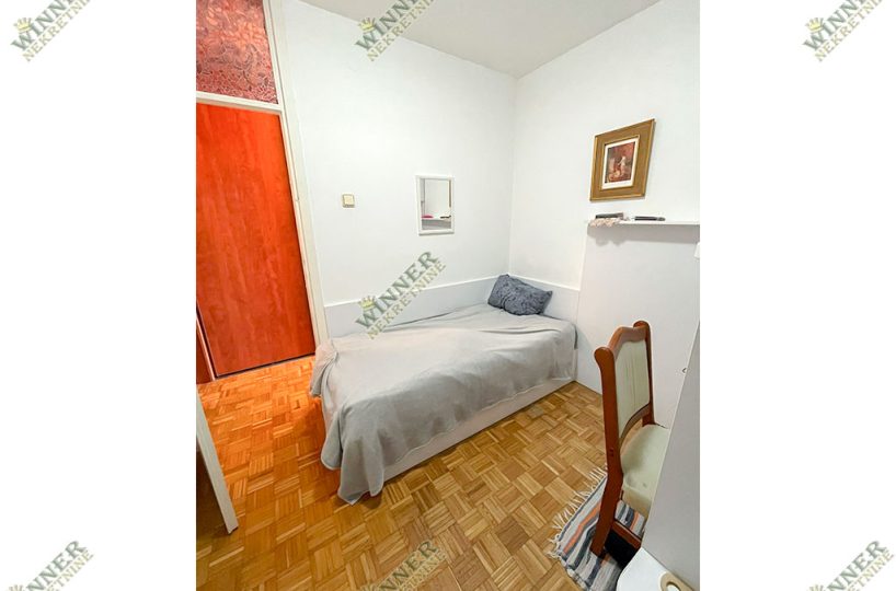 Izdavanje Stan Zemun Prvomajska, stara gradnja, uknjizeno, useljivo, agencija, winner nekretnine, namesten