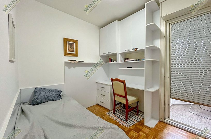 Izdavanje Stan Zemun Prvomajska, stara gradnja, uknjizeno, useljivo, agencija, winner nekretnine, namesten