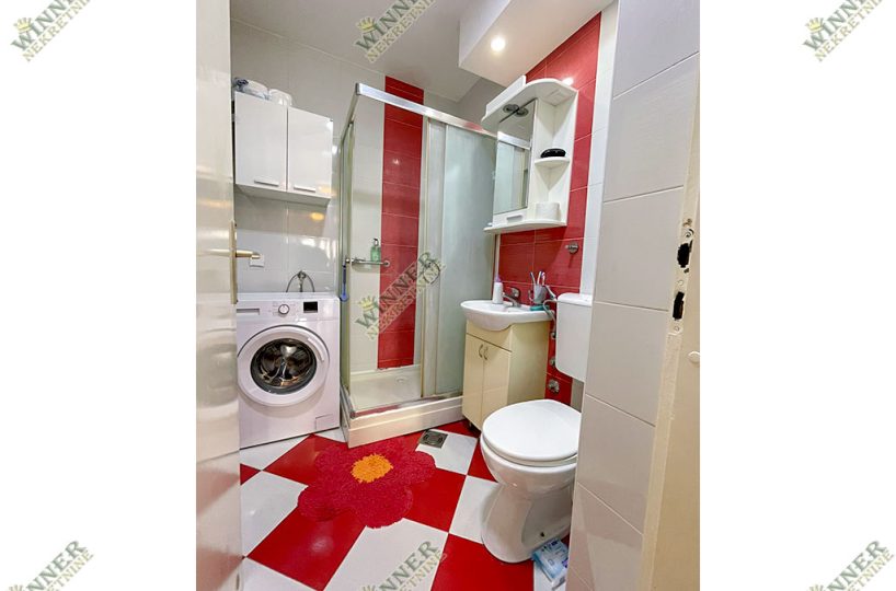 Izdavanje Stan Zemun Prvomajska, stara gradnja, uknjizeno, useljivo, agencija, winner nekretnine, namesten