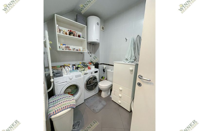 Prodaja Stan Zeleznicka duplex, Zemun, naselje Save Kovacevic, novogradnja, agencija winner nekretnine, parking, ostava, kancelarija, uknjizeno, odmah useljiv, porodican stan, namesten, sa stvarima.