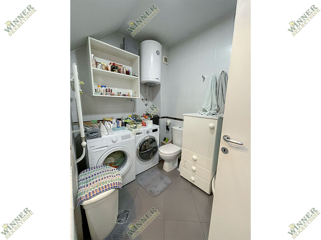 Prodaja Stan Zeleznicka duplex, Zemun, naselje Save Kovacevic, novogradnja, agencija winner nekretnine, parking, ostava, kancelarija, uknjizeno, odmah useljiv, porodican stan, namesten, sa stvarima.