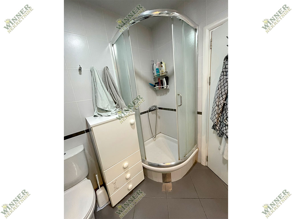 Prodaja Stan Zeleznicka duplex, Zemun, naselje Save Kovacevic, novogradnja, agencija winner nekretnine, parking, ostava, kancelarija, uknjizeno, odmah useljiv, porodican stan, namesten, sa stvarima.