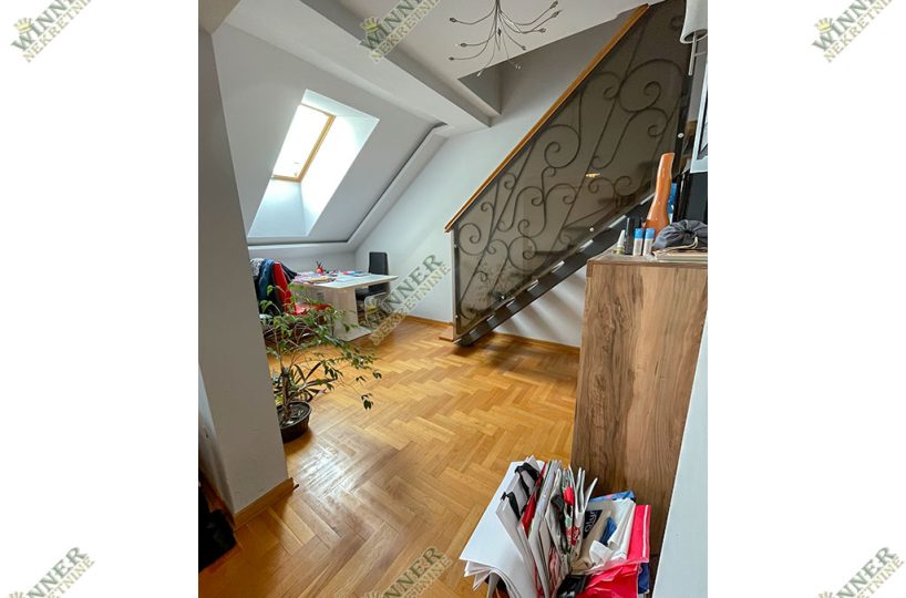 Prodaja Stan Zeleznicka duplex, Zemun, naselje Save Kovacevic, novogradnja, agencija winner nekretnine, parking, ostava, kancelarija, uknjizeno, odmah useljiv, porodican stan, namesten, sa stvarima.