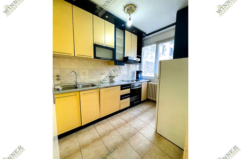 Prodaja Stan Zemun Backa Meandri, Sava Kovacevic, uknjiyeno, trosoban, renoviran, agencija winner nekretnine, centraln