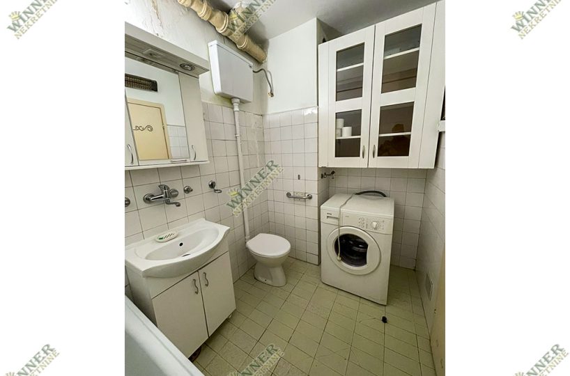 Prodaja Stan Zemun Backa Meandri, Sava Kovacevic, uknjiyeno, trosoban, renoviran, agencija winner nekretnine, centraln