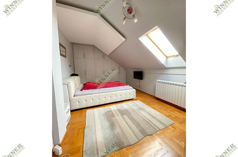 Prodaja Stan Zeleznicka duplex, Zemun, naselje Save Kovacevic, novogradnja, agencija winner nekretnine, parking, ostava, kancelarija, uknjizeno, odmah useljiv, porodican stan, namesten, sa stvarima.