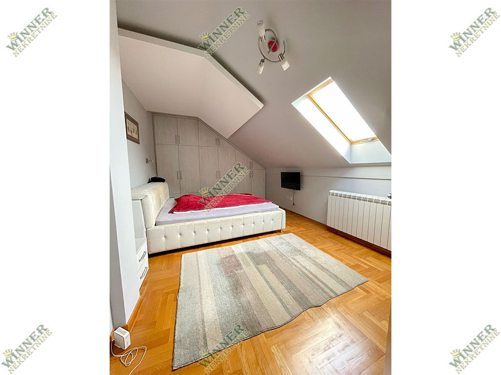 Prodaja Stan Zeleznicka duplex, Zemun, naselje Save Kovacevic, novogradnja, agencija winner nekretnine, parking, ostava, kancelarija, uknjizeno, odmah useljiv, porodican stan, namesten, sa stvarima.