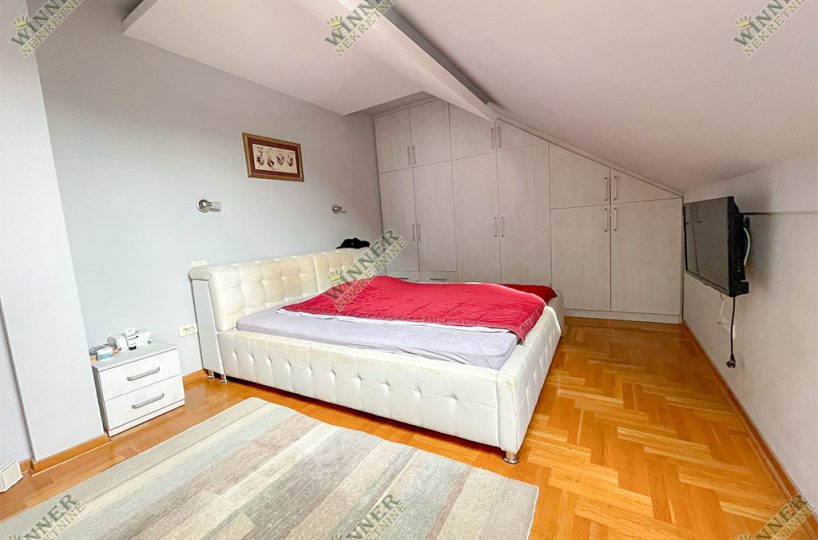 Prodaja Stan Zeleznicka duplex, Zemun, naselje Save Kovacevic, novogradnja, agencija winner nekretnine, parking, ostava, kancelarija, uknjizeno, odmah useljiv, porodican stan, namesten, sa stvarima.