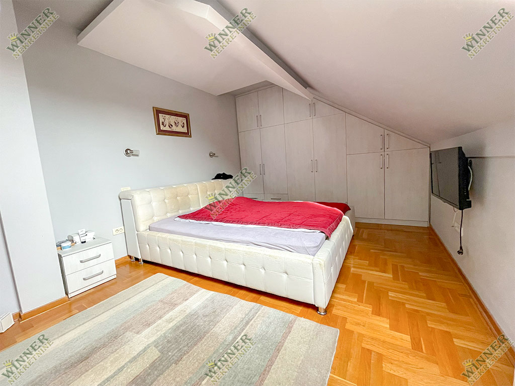 Prodaja Stan Zeleznicka duplex, Zemun, naselje Save Kovacevic, novogradnja, agencija winner nekretnine, parking, ostava, kancelarija, uknjizeno, odmah useljiv, porodican stan, namesten, sa stvarima.