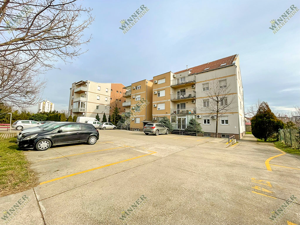 Prodaja Stan Zeleznicka duplex, Zemun, naselje Save Kovacevic, novogradnja, agencija winner nekretnine, parking, ostava, kancelarija, uknjizeno, odmah useljiv, porodican stan, namesten, sa stvarima.
