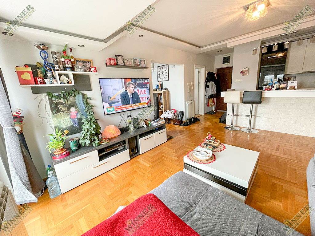 Prodaja Stan Zeleznicka duplex, Zemun, naselje Save Kovacevic, novogradnja, agencija winner nekretnine, parking, ostava, kancelarija, uknjizeno, odmah useljiv, porodican stan, namesten, sa stvarima.